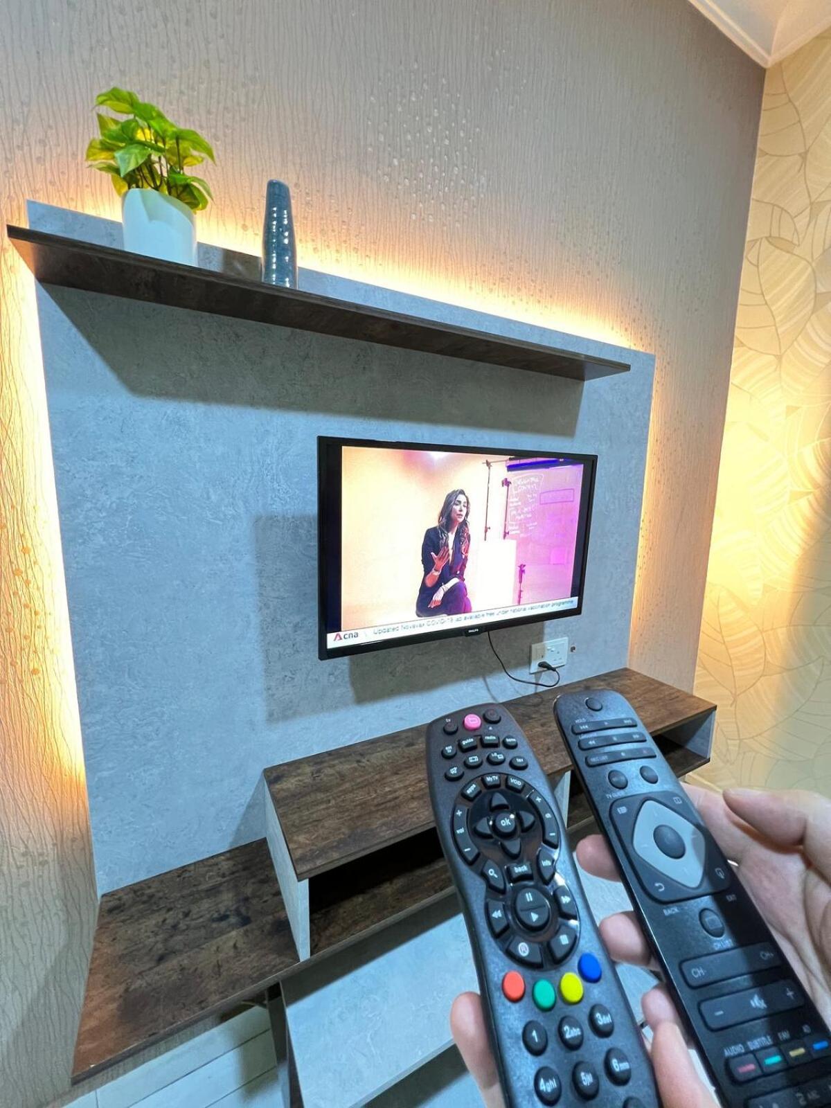 Rini Utama Homestay Скудай Екстериор снимка